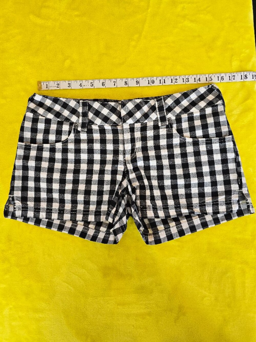 OAKLEY shorts womans size 5/6